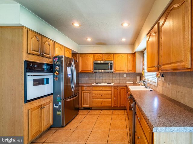 33 TIMBER LN, Willingboro, NJ 08046