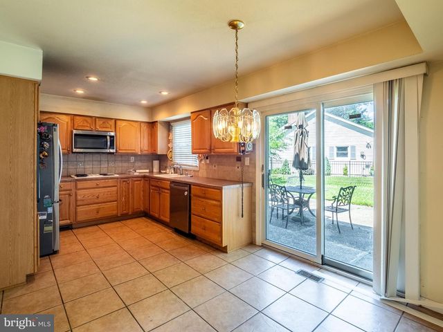 33 TIMBER LN, Willingboro, NJ 08046