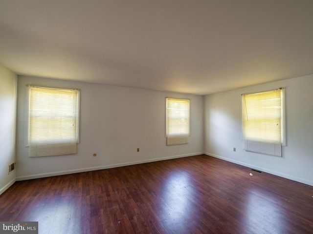 33 TIMBER LN, Willingboro, NJ 08046