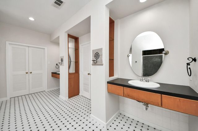 9803 Sage Lee Drive, Houston, TX 77089