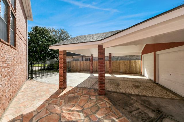 9803 Sage Lee Drive, Houston, TX 77089