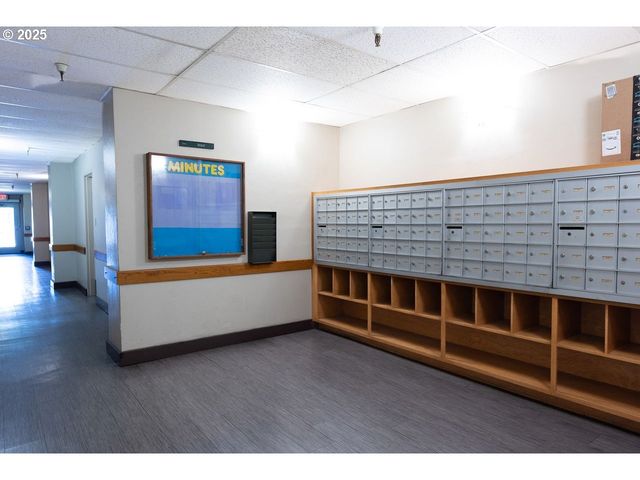 1313 LINCOLN St 408, Eugene, OR 97401