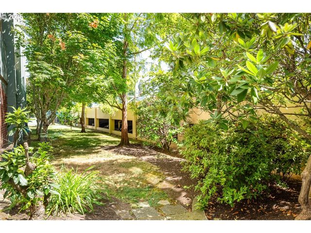 1313 LINCOLN St 408, Eugene, OR 97401