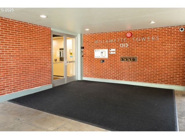 1313 LINCOLN St 408, Eugene, OR 97401