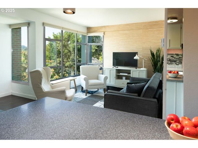 1313 LINCOLN St 408, Eugene, OR 97401