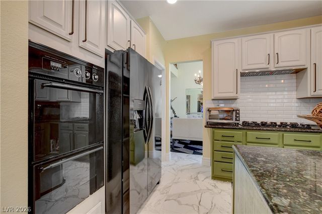 7613 Hackensack Court, Las Vegas, NV 89128