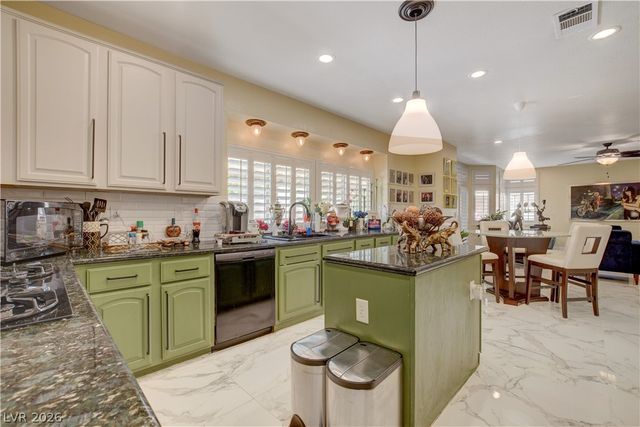7613 Hackensack Court, Las Vegas, NV 89128