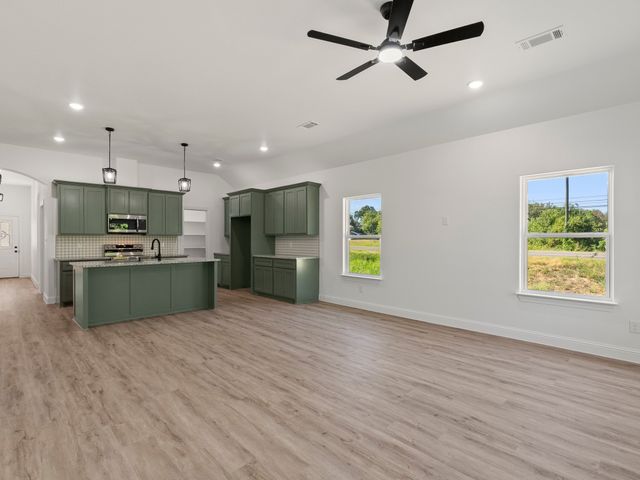 101 N Oak Street, Ector, TX 75439