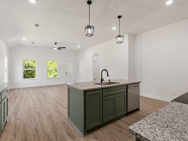 101 N Oak Street, Ector, TX 75439