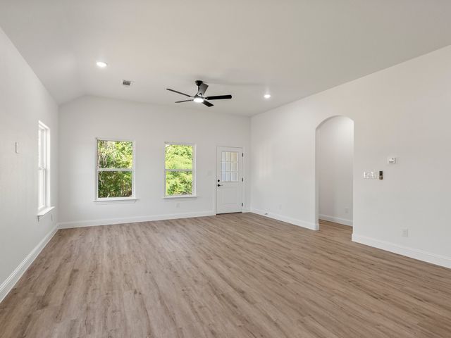101 N Oak Street, Ector, TX 75439