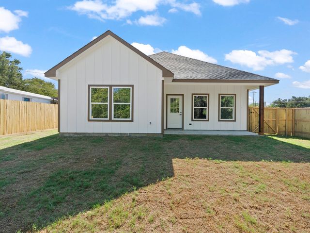 101 N Oak Street, Ector, TX 75439