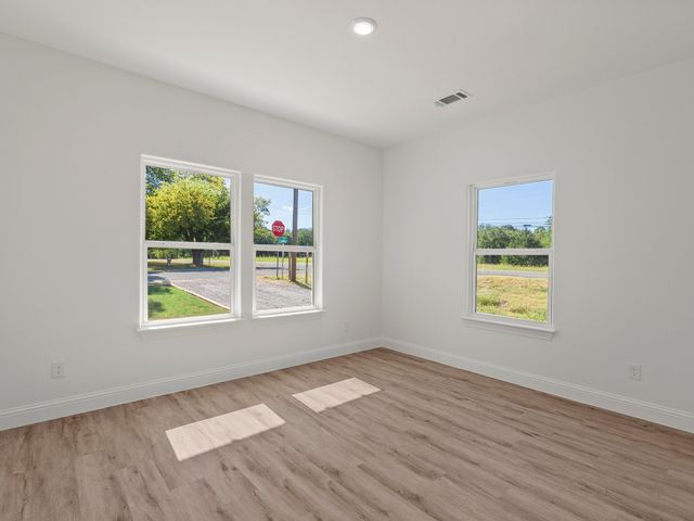101 N Oak Street, Ector, TX 75439