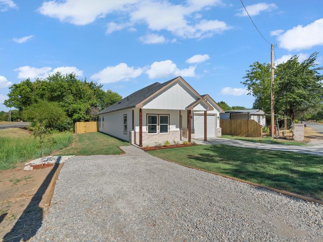 101 N Oak Street, Ector, TX 75439