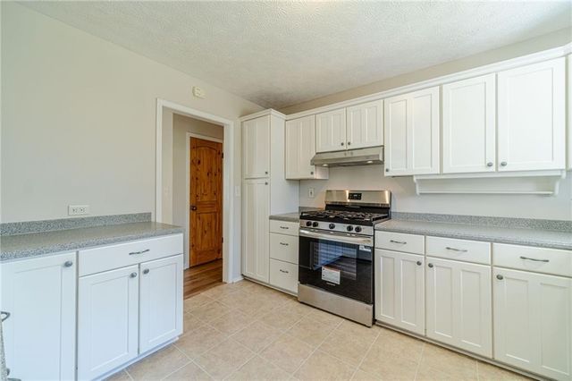 1377 Candlelite Lane, Snellville, GA 30078