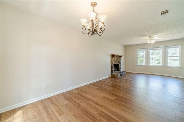 1377 Candlelite Lane, Snellville, GA 30078