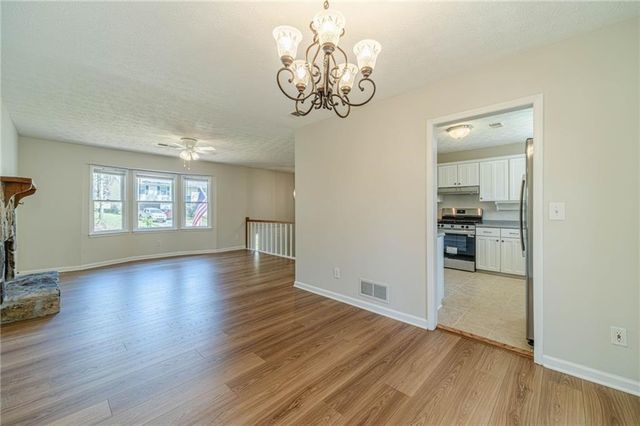 1377 Candlelite Lane, Snellville, GA 30078