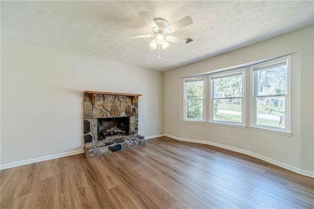 1377 Candlelite Lane, Snellville, GA 30078