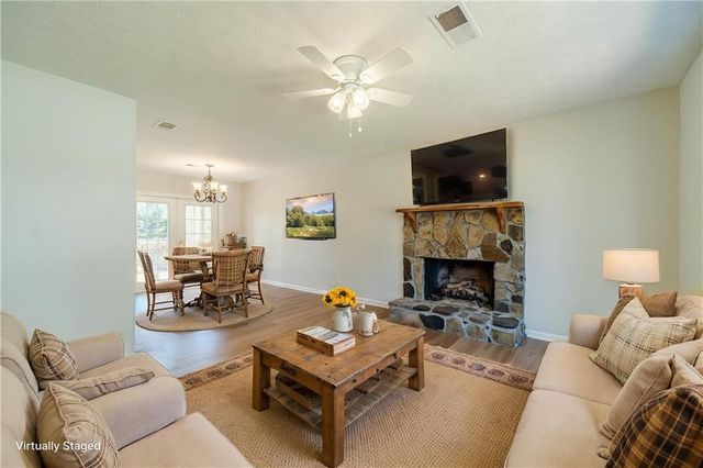 1377 Candlelite Lane, Snellville, GA 30078