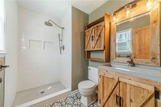 1377 Candlelite Lane, Snellville, GA 30078