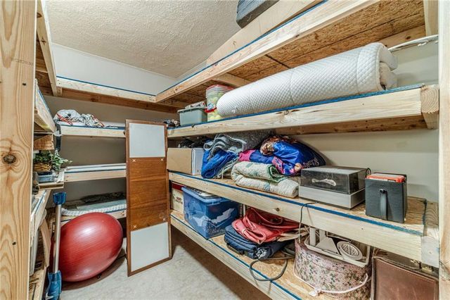 1377 Candlelite Lane, Snellville, GA 30078