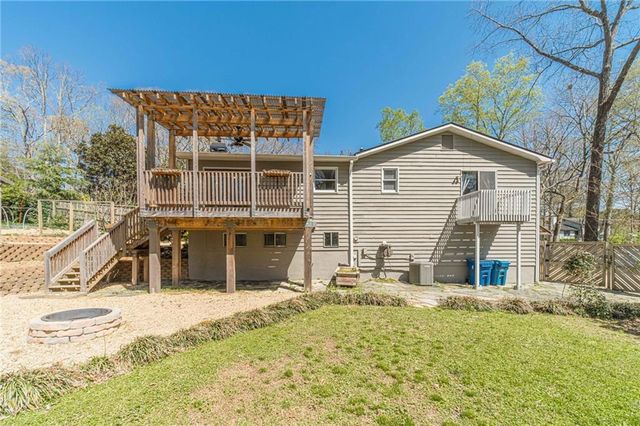 1377 Candlelite Lane, Snellville, GA 30078