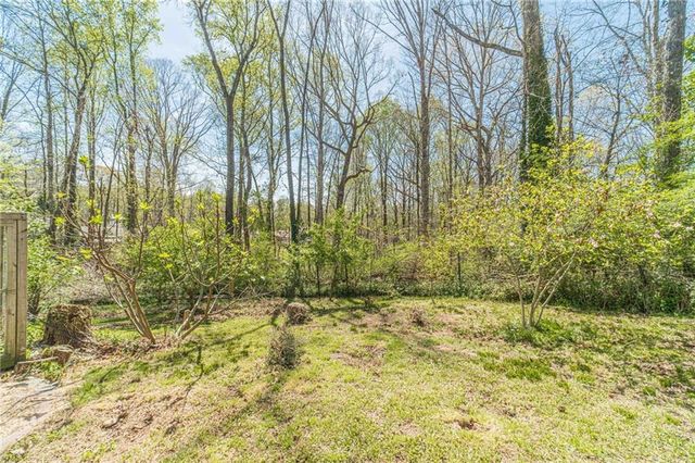 1377 Candlelite Lane, Snellville, GA 30078