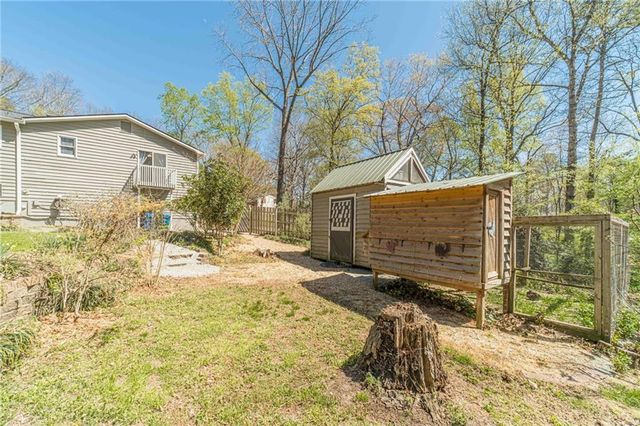 1377 Candlelite Lane, Snellville, GA 30078