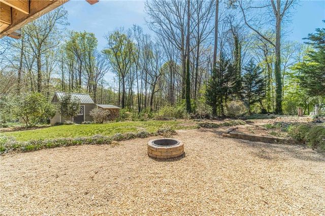 1377 Candlelite Lane, Snellville, GA 30078