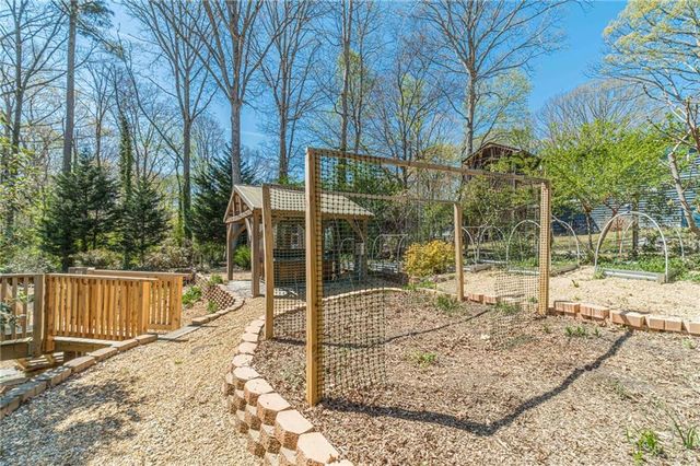 1377 Candlelite Lane, Snellville, GA 30078