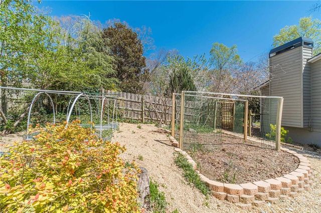 1377 Candlelite Lane, Snellville, GA 30078