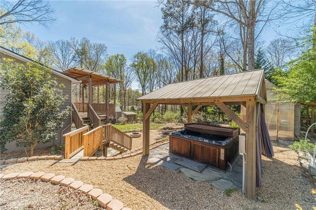 1377 Candlelite Lane, Snellville, GA 30078