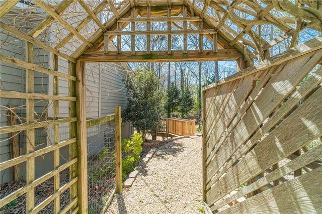 1377 Candlelite Lane, Snellville, GA 30078