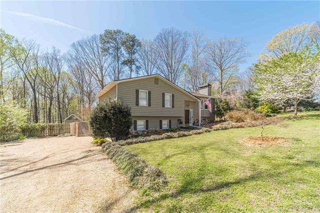 1377 Candlelite Lane, Snellville, GA 30078