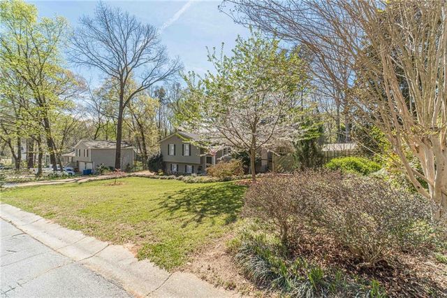 1377 Candlelite Lane, Snellville, GA 30078