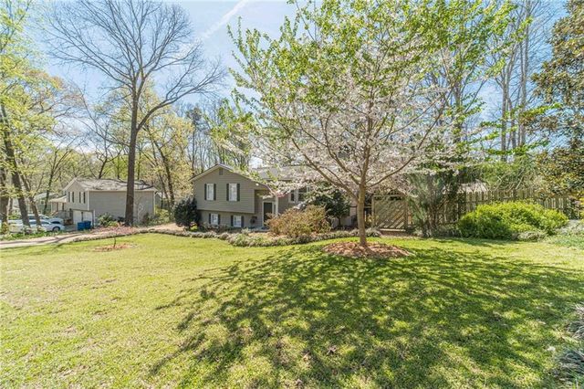 1377 Candlelite Lane, Snellville, GA 30078