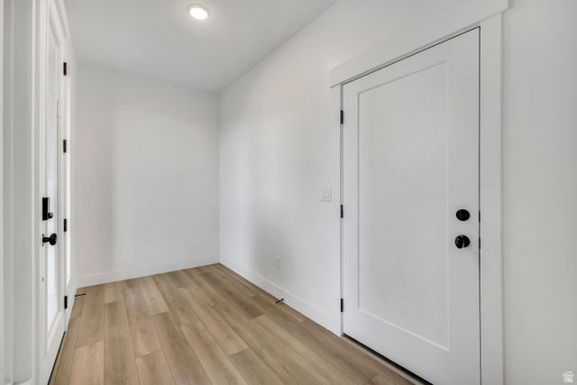 5172 W LAKE AVE, South Jordan, UT 84009