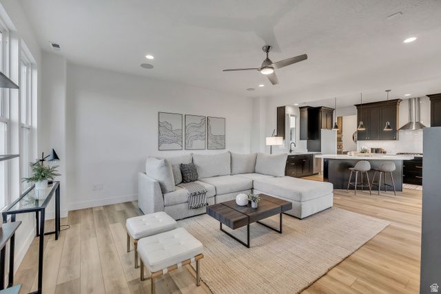 5172 W LAKE AVE, South Jordan, UT 84009