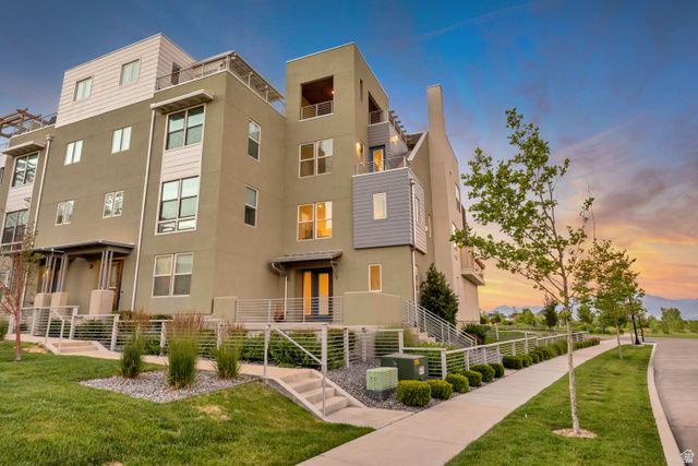 5172 W LAKE AVE, South Jordan, UT 84009