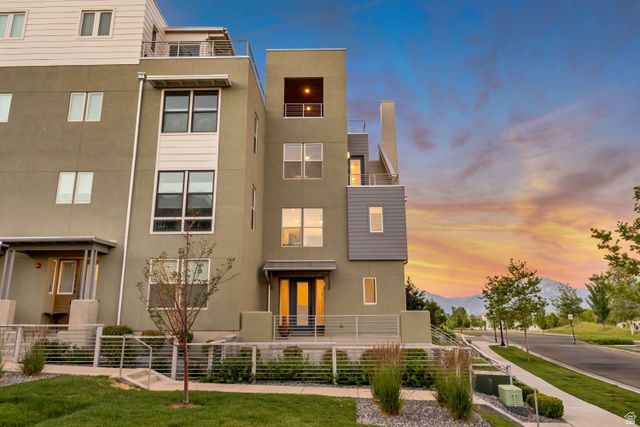 5172 W LAKE AVE, South Jordan, UT 84009