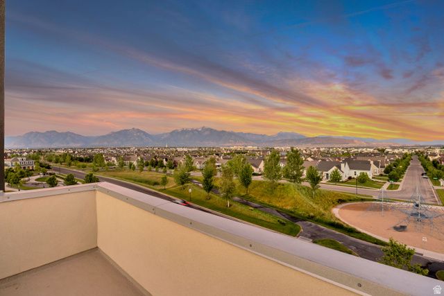 5172 W LAKE AVE, South Jordan, UT 84009