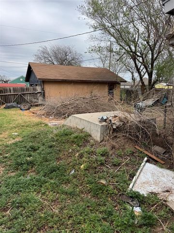 920 W Woodson Street, El Reno, OK 73036