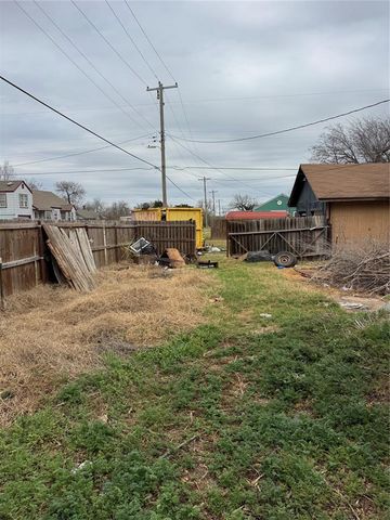 920 W Woodson Street, El Reno, OK 73036