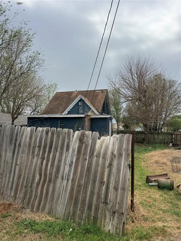 920 W Woodson Street, El Reno, OK 73036