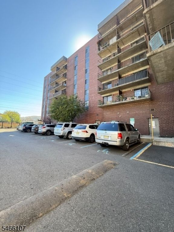 10 N Wood Ave 301, Linden City, NJ 07036 — exterior