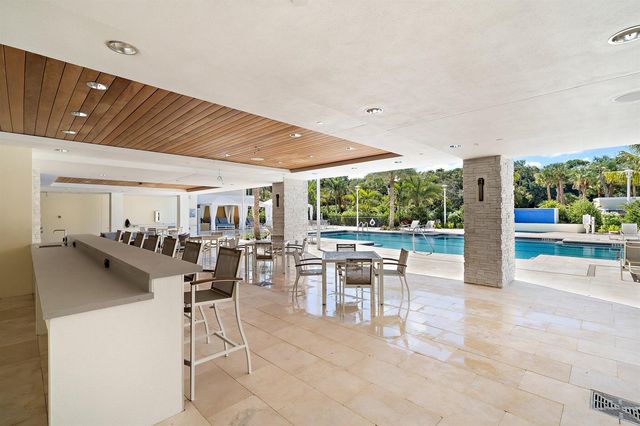 2720 Donald Ross Road 202, Palm Beach Gardens, FL 33410