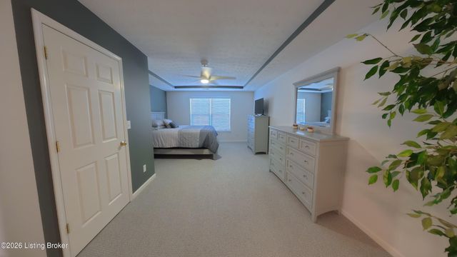 11309 Ridge Lake Dr, Louisville, KY 40272