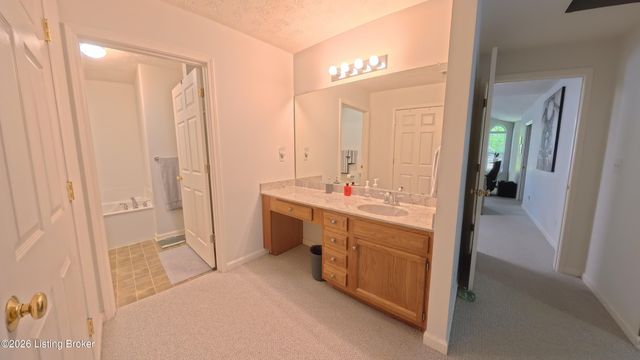 11309 Ridge Lake Dr, Louisville, KY 40272