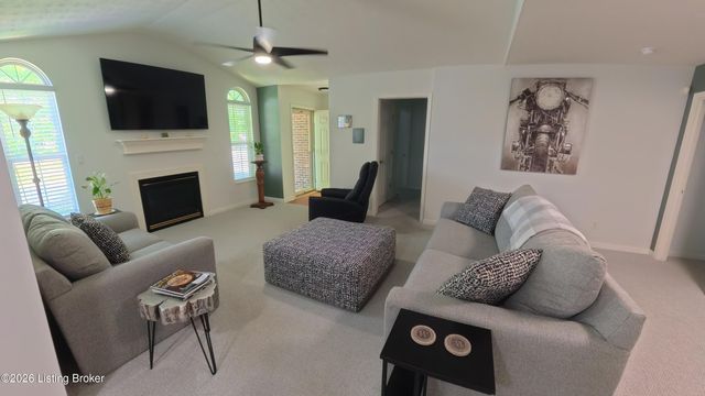 11309 Ridge Lake Dr, Louisville, KY 40272