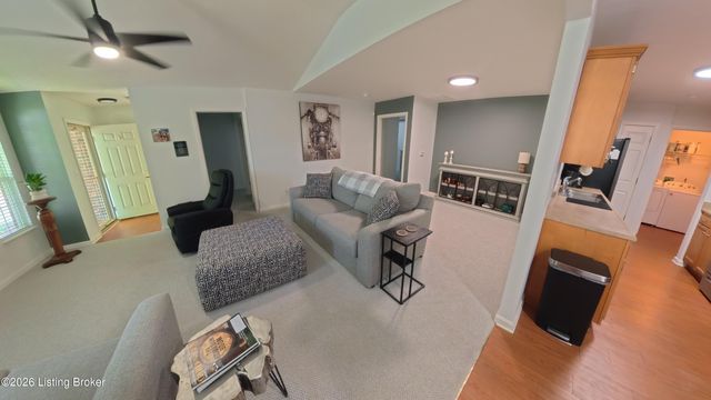 11309 Ridge Lake Dr, Louisville, KY 40272