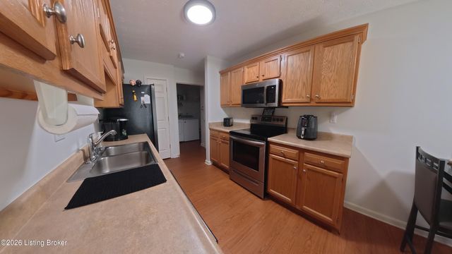 11309 Ridge Lake Dr, Louisville, KY 40272